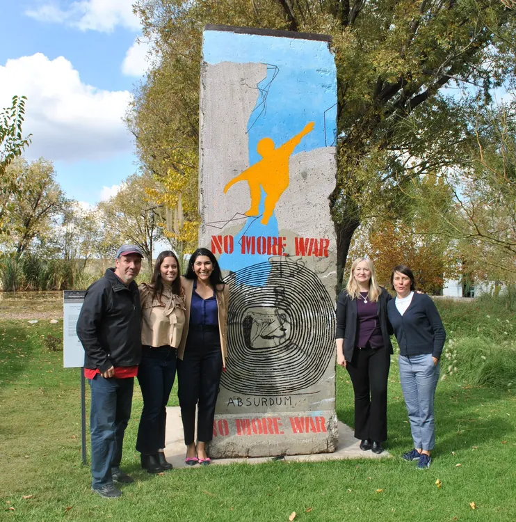 Flia Hernandez Toso y Vicegobernadora Casado y funcionarias del Gno de Mendoza